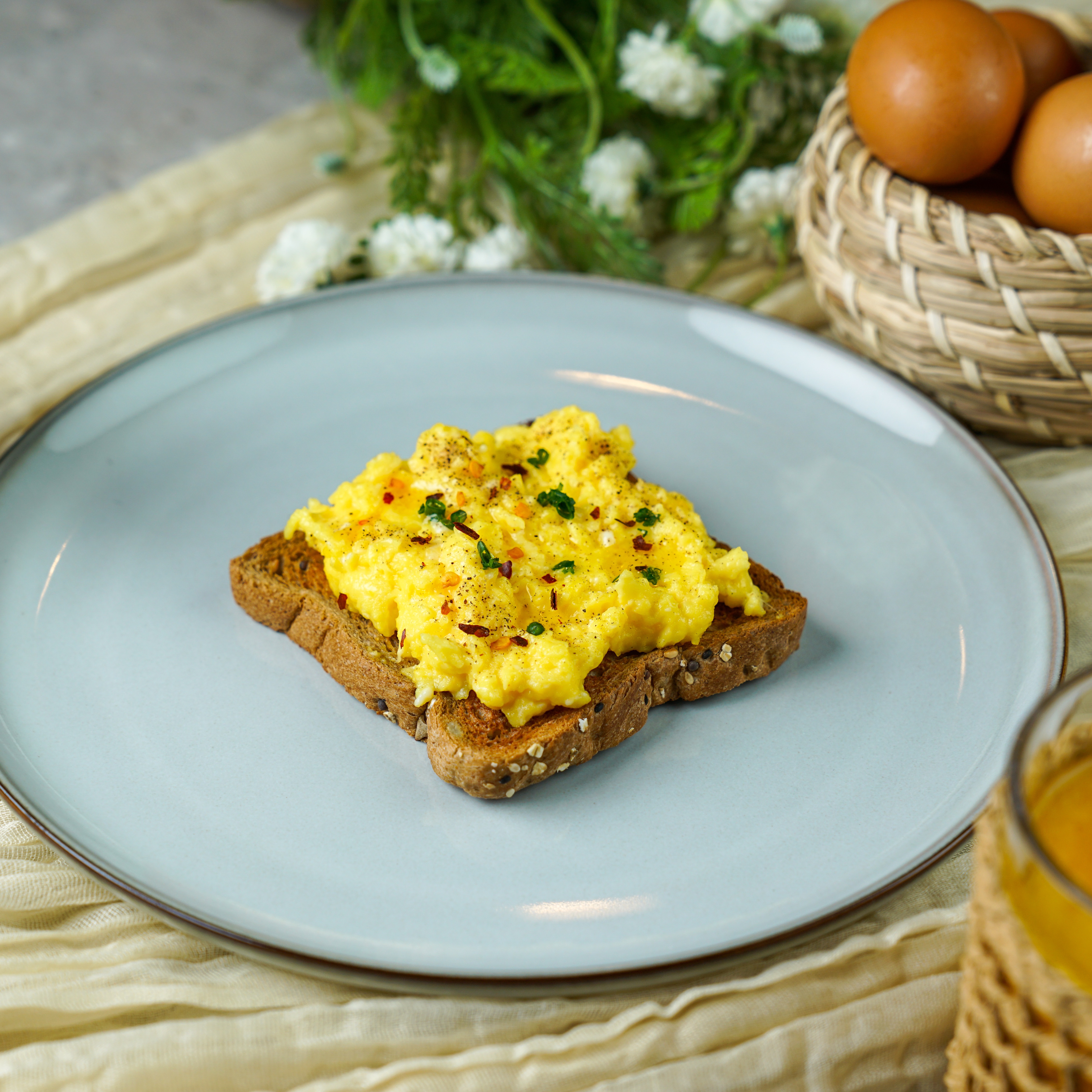 Creamy Scrambled Eggs on Toast